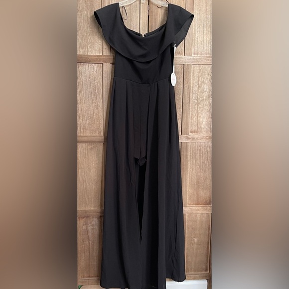 NWT Short Jumpsuit with Train. - Picture 1 of 8
